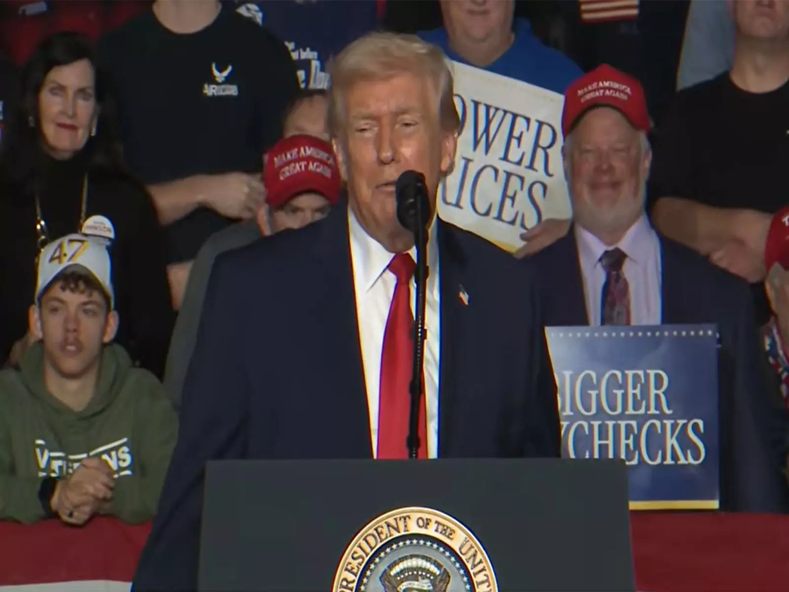 अमेरिकी मध्यावधि चुनावों से पहले आयोवा रैली में Trump ने फिर से धांधली वाले चुनाव का दावा दोहराया अमेरिकी मध्यावधि चुनावों से पहले आयोवा रैली में Trump ने फिर से धांधली वाले चुनाव का दावा दोहराया