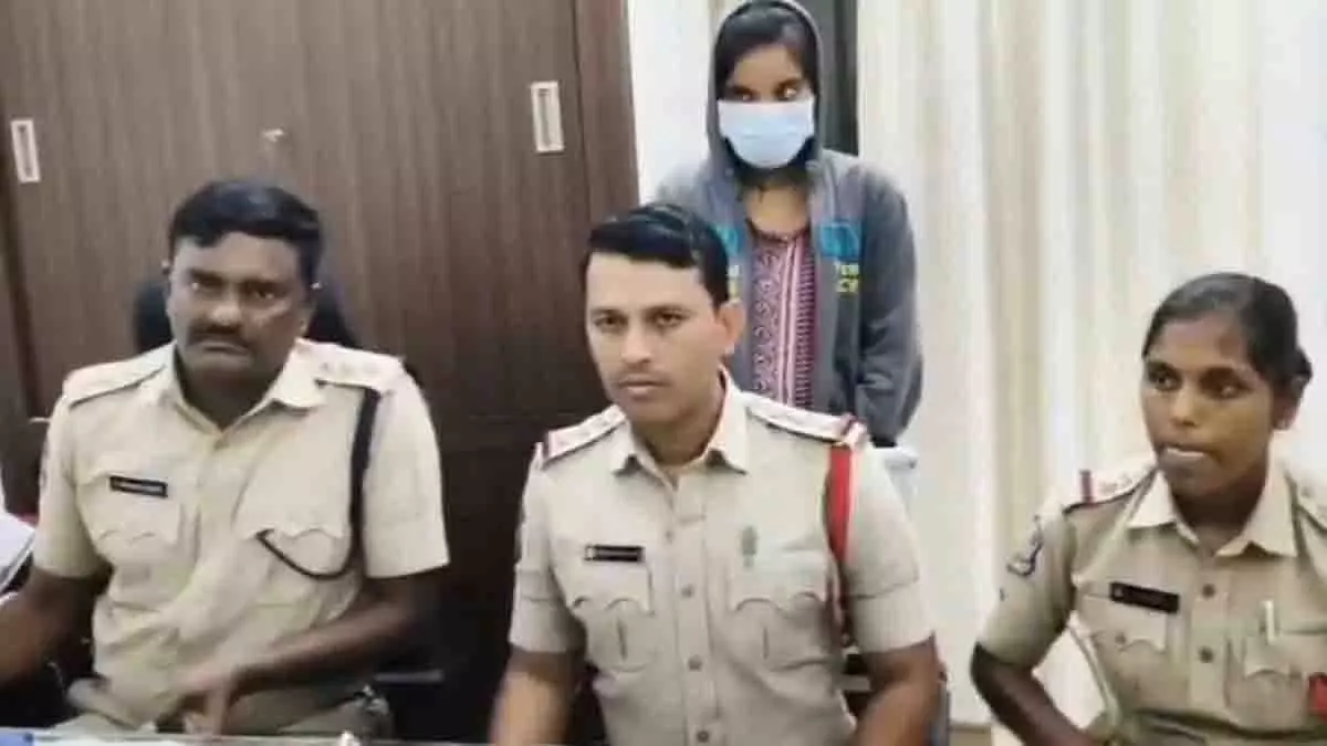 Telangana: नर्स ने प्रेमी से शादी करने से मना करने पर माता-पिता की हत्या कर दी Telangana: नर्स ने प्रेमी से शादी करने से मना करने पर माता-पिता की हत्या कर दी