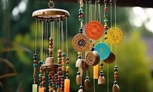 Vastu Tips: Windchimes, जानें उन्हें रखने के लिए कौन सी दिशा है सबसे शुभ Vastu Tips: Windchimes, जानें उन्हें रखने के लिए कौन सी दिशा है सबसे शुभ
