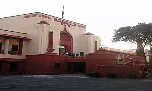 HC ने एस कुमार के पूर्व CMD के खिलाफ ED की तलाशी को चुनौती देने वाली याचिका खारिज की HC ने एस कुमार के पूर्व CMD के खिलाफ ED की तलाशी को चुनौती देने वाली याचिका खारिज की