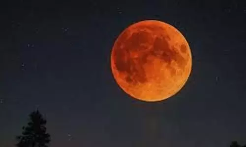Blood Moon: 3 मार्च को लगने वाला है पूर्ण चंद्र ग्रहण! भारत में सिर्फ 20 मिनट दिखेगा ये नजारा Blood Moon: 3 मार्च को लगने वाला है पूर्ण चंद्र ग्रहण! भारत में सिर्फ 20 मिनट दिखेगा ये नजारा