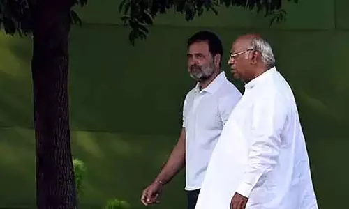Jharkhand कांग्रेस में असंतोष भड़का: विधायक मंत्रियों के खिलाफ हुए, हाईकमान से शिकायत की Jharkhand कांग्रेस में असंतोष भड़का: विधायक मंत्रियों के खिलाफ हुए, हाईकमान से शिकायत की