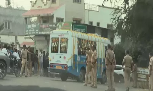 अंतिम यात्रा पर अजित दादा...अंतिम संस्कार से पहले भावुक हुए कार्यकर्ता