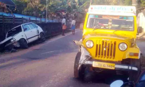 Kerala : पिकअप वैन और कार की टक्कर में युवक घायल
