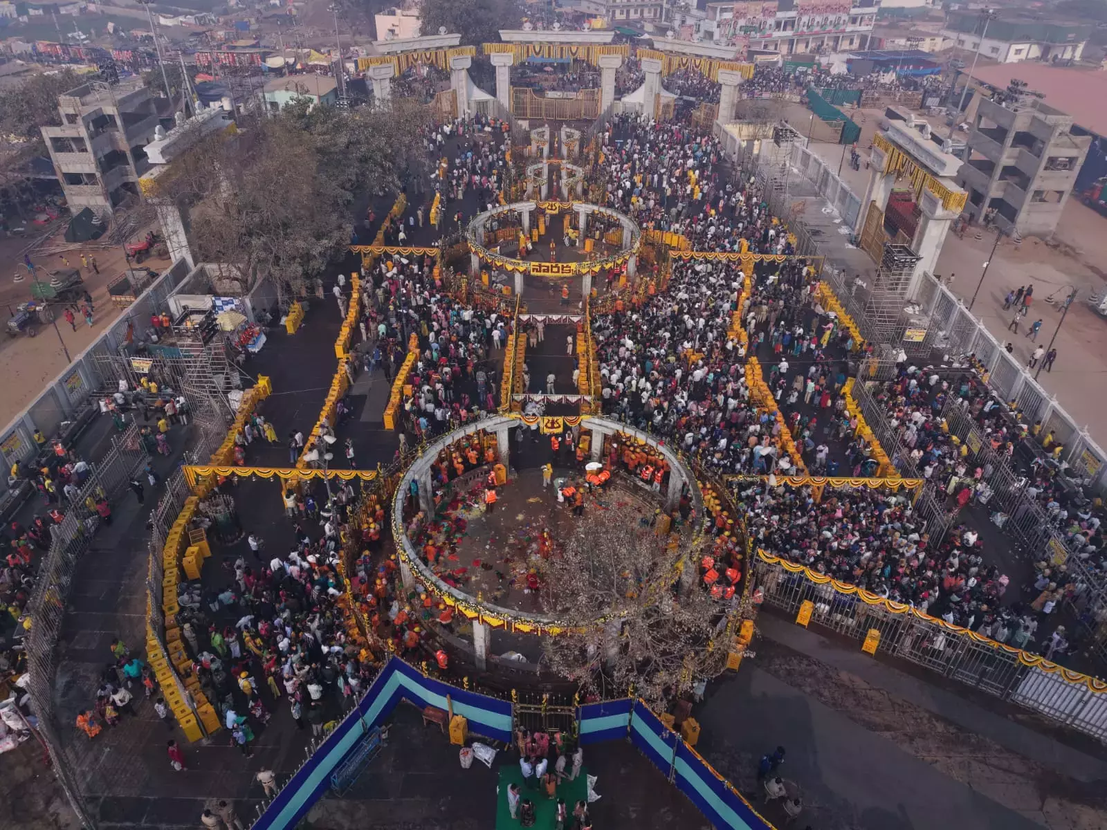Saralamma के आगमन के साथ मेदाराम महा-जतरा की शुरुआत Saralamma के आगमन के साथ मेदाराम महा-जतरा की शुरुआत