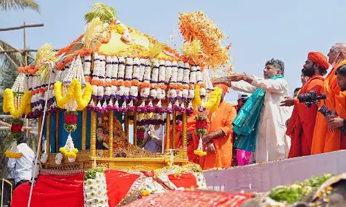 DCM ने कनकत्सवम लॉन्च किया: बड़े उत्साह के साथ जुलूस निकाला गया DCM ने कनकत्सवम लॉन्च किया: बड़े उत्साह के साथ जुलूस निकाला गया