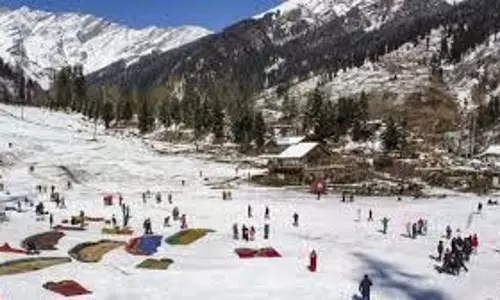 Himachal Weather : अगले चार दिनों तक भारी बारिश और बर्फबारी की चेतावनी Himachal Weather : अगले चार दिनों तक भारी बारिश और बर्फबारी की चेतावनी