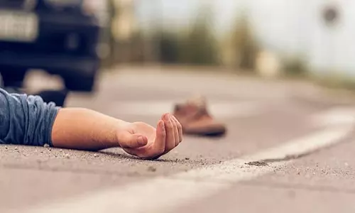 Mirzapur: हाईवा की चपेट में आने से बाइक सवार की मौत Mirzapur: हाईवा की चपेट में आने से बाइक सवार की मौत