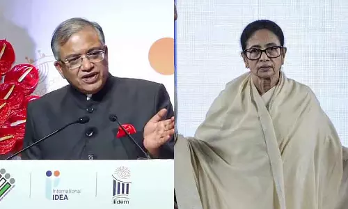 सोमवार शाम CEC ज्ञानेश कुमार और ममता बनर्जी की मुलाकात सोमवार शाम CEC ज्ञानेश कुमार और ममता बनर्जी की मुलाकात