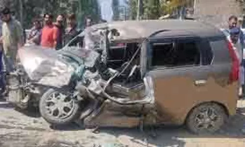 Baramulla पट्टन में सड़क हादसे में एक व्यक्ति की मौत, दूसरा घायल Baramulla पट्टन में सड़क हादसे में एक व्यक्ति की मौत, दूसरा घायल