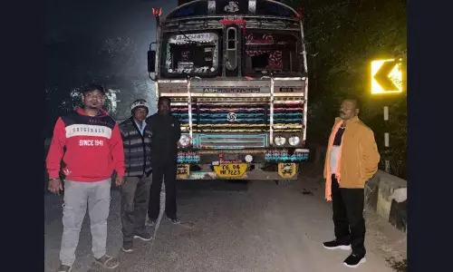 नाकेबंदी से धान का अवैध परिवहन नाकाम, महासमुंद में ट्रक पकड़ा गया