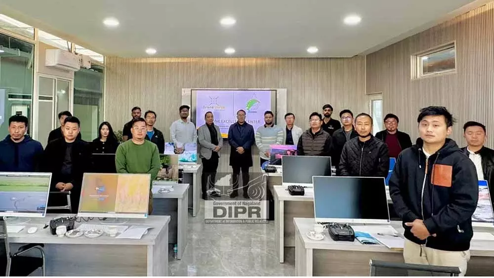 Nagaland : ड्रोन सेंटर ऑफ एक्सीलेंस में FPV ड्रोन ट्रेनिंग चल रही है। Nagaland : ड्रोन सेंटर ऑफ एक्सीलेंस में FPV ड्रोन ट्रेनिंग चल रही है।