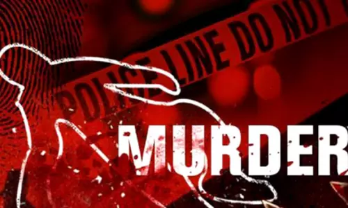 Chennai: अड्यार में खौफनाक वारदात, नशे में हिंसा के बाद पूरे परिवार का सफाया Chennai: अड्यार में खौफनाक वारदात, नशे में हिंसा के बाद पूरे परिवार का सफाया