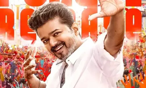 Thalapathy Vijay के पिता ने जन नायकन में देरी पर प्रतिक्रिया दी Thalapathy Vijay के पिता ने जन नायकन में देरी पर प्रतिक्रिया दी