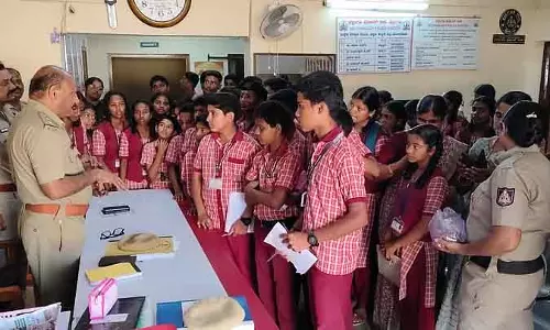 बच्चों के लिए अनुकूल कमरा जल्द ही खुलेगा: B.G. Subrapur Math बच्चों के लिए अनुकूल कमरा जल्द ही खुलेगा: B.G. Subrapur Math