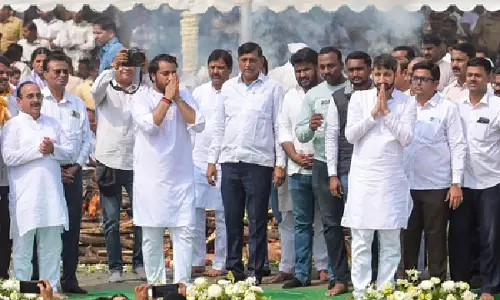 Ajit Pawar की याद में भावुक पल, समर्थक का पार्थ पवार से अनुरोध