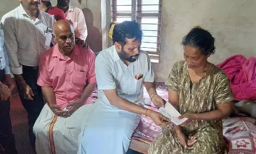 Puttur : पुत्तिला परिवार से वित्तीय सहायता