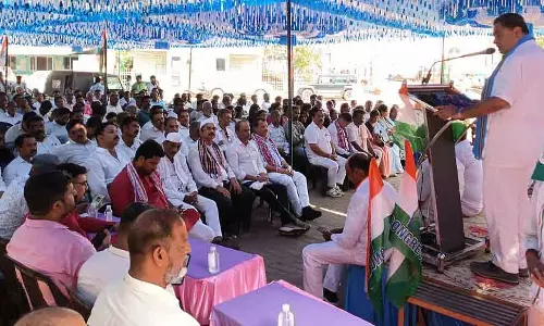 कांग्रेस ने NREGA को फिर से शुरू करने की मांग को लेकर विरोध प्रदर्शन किया कांग्रेस ने NREGA को फिर से शुरू करने की मांग को लेकर विरोध प्रदर्शन किया