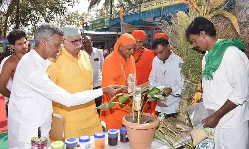 Karnataka : मेले में कृषि संबंधी जानकारी का आदान-प्रदान Karnataka : मेले में कृषि संबंधी जानकारी का आदान-प्रदान