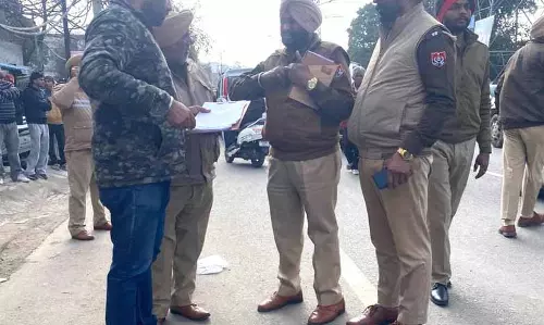 Jalandhar में मामूली बात पर हुई फायरिंग में युवक घायल Jalandhar में मामूली बात पर हुई फायरिंग में युवक घायल