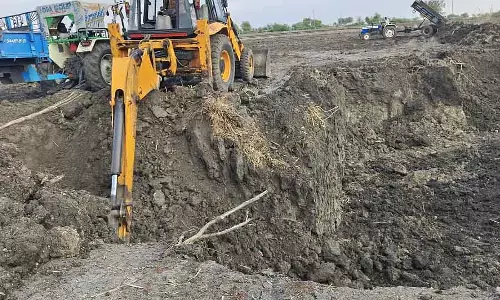 Hubballi : कृषि कुओं के निर्माण को लेकर किसानों में उत्साह