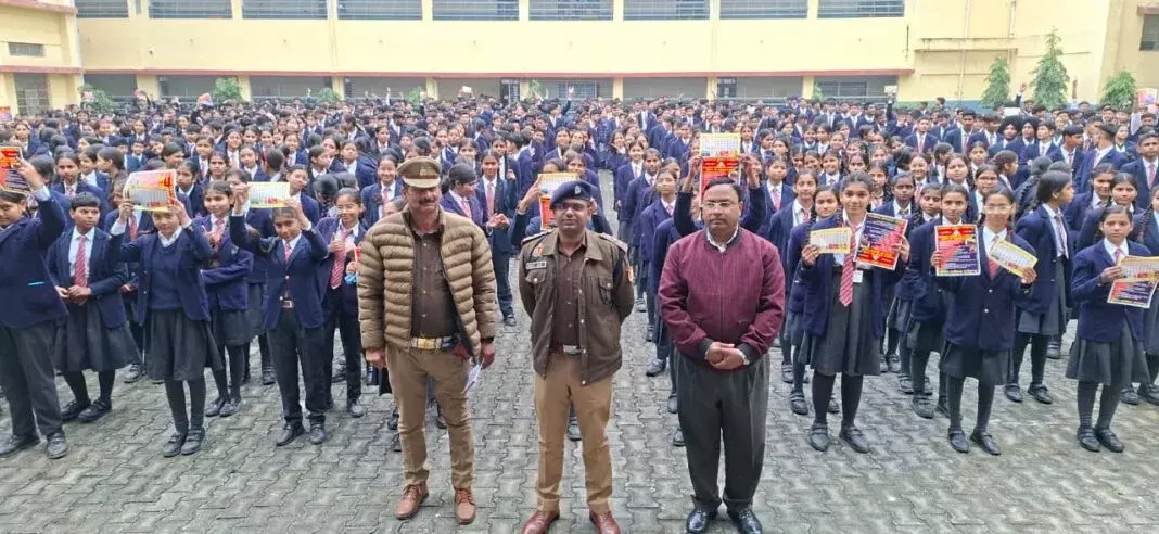 Farrukhabad: फतेहगढ़ कैंट में सड़क सुरक्षा जागरूकता अभियान