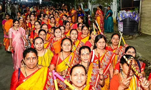 Kalaburagi : सत्यात्मा तीर्थ जुलूस भीड़ को आकर्षित करता है Kalaburagi : सत्यात्मा तीर्थ जुलूस भीड़ को आकर्षित करता है