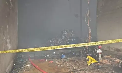 Kolkata त्रासदी: चश्मदीद ने रिस्पॉन्स में देरी को ठहराया जिम्मेदार Kolkata त्रासदी: चश्मदीद ने रिस्पॉन्स में देरी को ठहराया जिम्मेदार