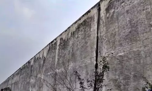 Ayodhya: जेल में सुरक्षा लापरवाही, दो कैदी भाग निकले Ayodhya: जेल में सुरक्षा लापरवाही, दो कैदी भाग निकले