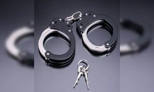 हत्या के प्रयास के फरार आरोपी को गिरफ्तार किया हत्या के प्रयास के फरार आरोपी को गिरफ्तार किया