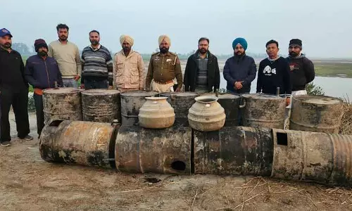 Jalandhar में अवैध शराब रैकेट का भंडाफोड़