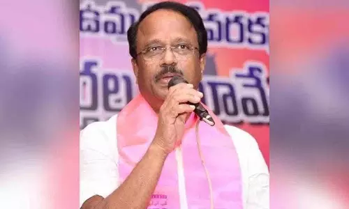 पूर्व मंत्री लक्ष्मा रेड्डी ने KCR को SIT के नोटिस की निंदा की पूर्व मंत्री लक्ष्मा रेड्डी ने KCR को SIT के नोटिस की निंदा की