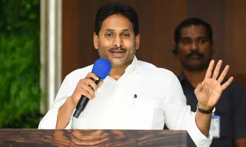 Andhra Pradesh के लोग गठबंधन सरकार से परेशान हैं: जगन Andhra Pradesh के लोग गठबंधन सरकार से परेशान हैं: जगन