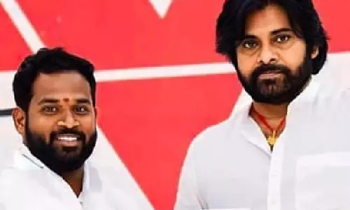 Jana Sena ने विधायक पर लगे यौन शोषण के आरोपों की जांच के लिए पैनल बनाया Jana Sena ने विधायक पर लगे यौन शोषण के आरोपों की जांच के लिए पैनल बनाया