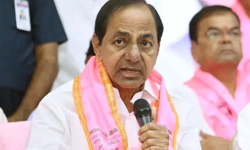 Phone-tapping case में तेलंगाना के पूर्व CM KCR को पूछताछ के लिए बुलाया गया Phone-tapping case में तेलंगाना के पूर्व CM KCR को पूछताछ के लिए बुलाया गया