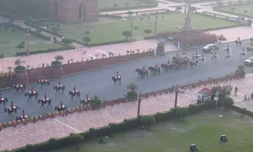 बीटिंग रिट्रीट सेरेमनी में पीएम मोदी और राष्ट्रपति शामिल हुए