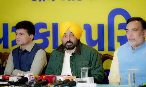 भगवंत मान ने Gujarat में प्रदर्शित की पंजाब की उपलब्धियां