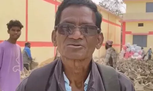 किसान लादेन ने आसानी से बेचा धान, धान खरीदी केंद्र में कोई समस्या नहीं हुई किसान लादेन ने आसानी से बेचा धान, धान खरीदी केंद्र में कोई समस्या नहीं हुई
