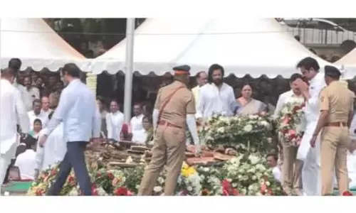 Riteish देशमुख अजीत पवार के अंतिम संस्कार में शामिल हुए