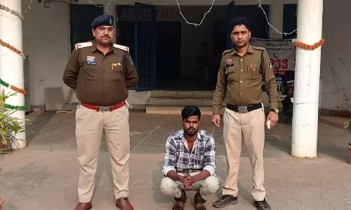 बालिका से छेड़खानी करना युवक को पड़ा महंगा, पुलिस ने किया गिरफ्तार बालिका से छेड़खानी करना युवक को पड़ा महंगा, पुलिस ने किया गिरफ्तार