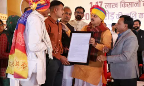 मध्य प्रदेश के CM यादव ने शहीद के बेटे को पुलिस भर्ती का नियुक्ति पत्र सौंपा मध्य प्रदेश के CM यादव ने शहीद के बेटे को पुलिस भर्ती का नियुक्ति पत्र सौंपा