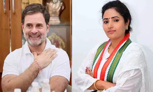 Boyalapalli Rekha ने राहुल गांधी को अगली पंक्ति की सीट देने से इनकार करने पर मोदी की आलोचना की Boyalapalli Rekha ने राहुल गांधी को अगली पंक्ति की सीट देने से इनकार करने पर मोदी की आलोचना की