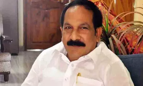 ABN management ने बीआरएस एमएलसी टक्केलापल्ली रविंदर राव से माफी मांगी ABN management ने बीआरएस एमएलसी टक्केलापल्ली रविंदर राव से माफी मांगी