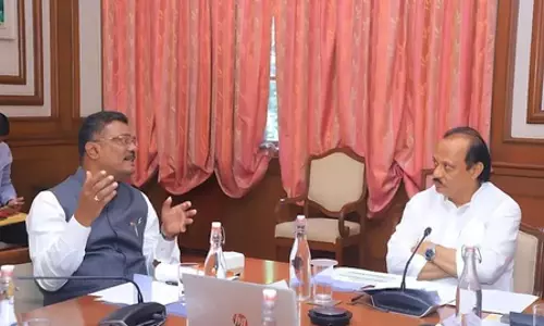 महाराष्ट्र के मंत्री प्रताप सरनाईक ने अजित पवार को भावभीनी श्रद्धांजलि दी महाराष्ट्र के मंत्री प्रताप सरनाईक ने अजित पवार को भावभीनी श्रद्धांजलि दी