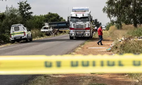 South Africa के क्वाज़ुलु-नटाल में सड़क हादसे में 11 की मौत, 8 घायल South Africa के क्वाज़ुलु-नटाल में सड़क हादसे में 11 की मौत, 8 घायल