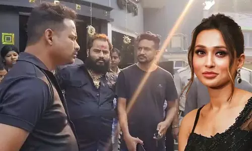 Bangaon Event में मिमी को परेशान करने के आरोप में तनोय शास्त्री गिरफ्तार