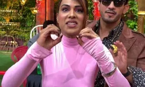 निया शर्मा ने लाफ्टर शेफ्स सीजन 3 में की धमाकेदार एंट्री, वायरल वीडियो से मचा हंगामा निया शर्मा ने लाफ्टर शेफ्स सीजन 3 में की धमाकेदार एंट्री, वायरल वीडियो से मचा हंगामा