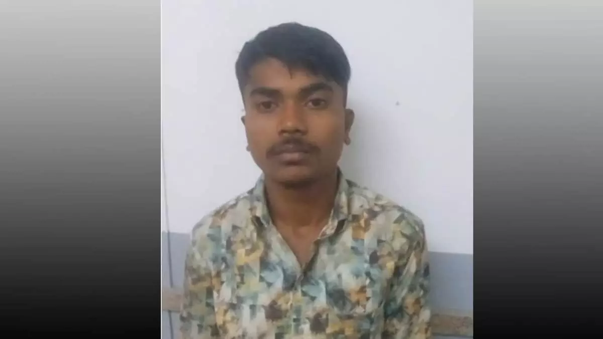 Hyderabad: अट्टापुर में दोस्त की हत्या की कोशिश के आरोप में एक व्यक्ति गिरफ्तार Hyderabad: अट्टापुर में दोस्त की हत्या की कोशिश के आरोप में एक व्यक्ति गिरफ्तार