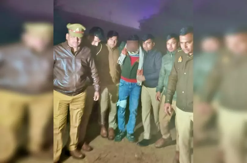पुलिस की तीन अलग-अलग मुठभेड़ हुईं, हत्याकांड का मुख्य आरोपी मार गिराया पुलिस की तीन अलग-अलग मुठभेड़ हुईं, हत्याकांड का मुख्य आरोपी मार गिराया
