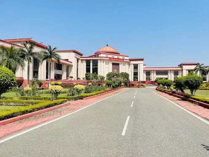 हाईकोर्ट ने मेडिकल कॉलेज PG पाठ्यक्रमों में एडमिशन के पुराने अलॉटमेंट को किया रद्द हाईकोर्ट ने मेडिकल कॉलेज PG पाठ्यक्रमों में एडमिशन के पुराने अलॉटमेंट को किया रद्द
